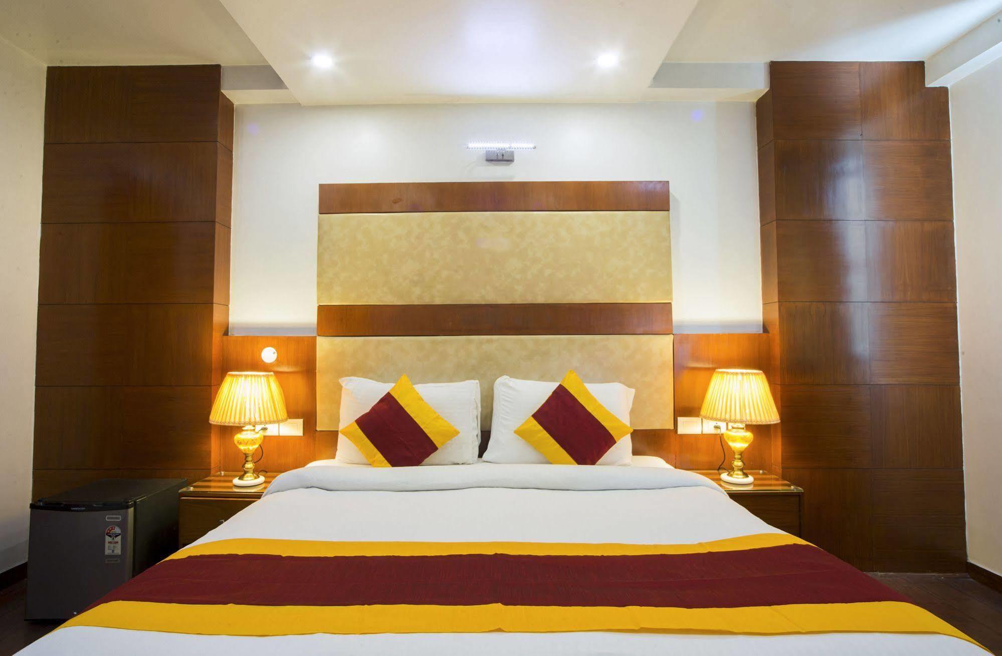 Hotel Palm Do'R - 02 Mins From New Delhi Railway Station Eksteriør billede